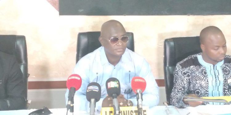 Guinée : les examens nationaux ont coûté 45 milliards GNF (Guillaume Hawing)