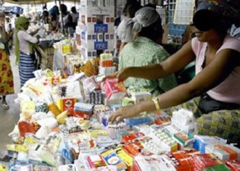 Dinguiraye: l&rsquo;interdiction de la pharmacies par terre inquiète la population…