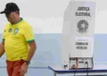 Un Brésil divisé vote pour élire son nouveau président après une campagne sous tension