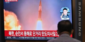 Un missile balistique nord-coréen survole le Japon, une première depuis 2017