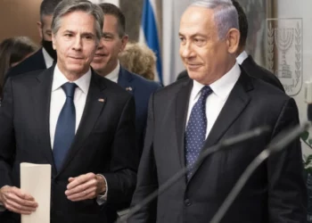 Le secrétaire d&rsquo;État américain au Proche-Orient en pleine flambée des violences