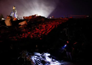 le bilan des séismes en Turquie et en Syrie dépasse les 17 000 morts