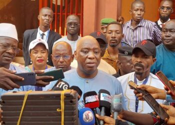 Lancement des épreuves du BEPC: le ministre Morissandan Kouyaté invite les candidats du collège II de Bonfi à éviter les fraudes…