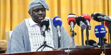 Retrait des passeports diplomatiques: Mory Condé apporte des précisions !