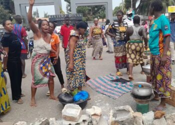Conakry: les femmes sinistrées de Coronthie dans la rue…