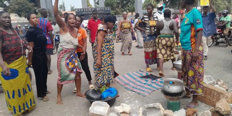 Conakry: les femmes sinistrées de Coronthie dans la rue…