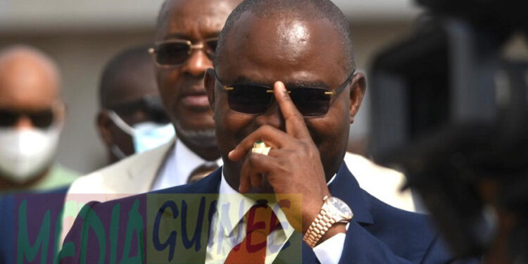Un magnat guinéen nommé KPC porte plainte contre un vlogueur à Dakar