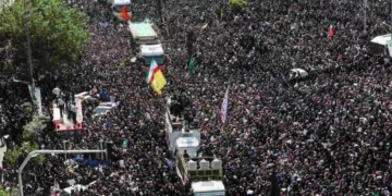 Iran: une foule très compacte rassemblée à Téhéran pour les obsèques du président Raïssi