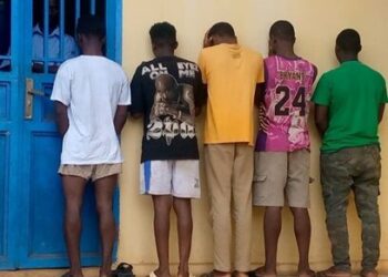 Ratoma: des présumés bandits accusés de semer la terreur sur l’axe Bambéto-Cosa mis aux arrêts