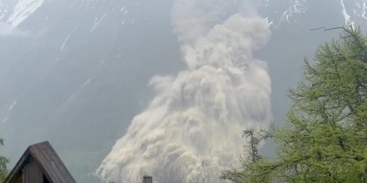 En Suisse, l&rsquo;effondrement d&rsquo;un glacier ensevelit le village de Blatten