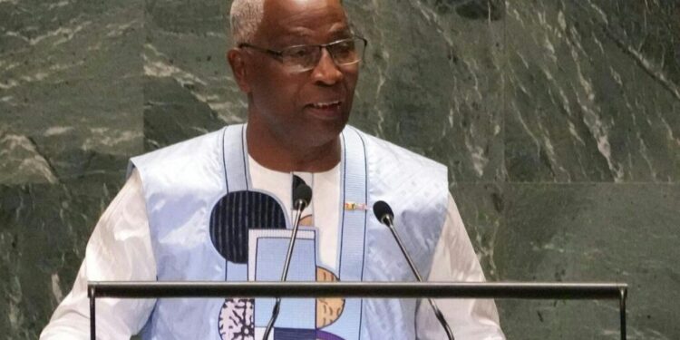 Présidentielle en Guinée: «Rien n’indique que Mamadi Doumbouya a renoncé à sa promesse»