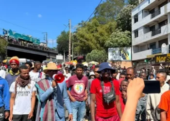 Madagascar : un groupe de militaires rejoint le peuple, le pouvoir vacille
