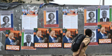 Présidentielle en Côte d&rsquo;Ivoire: les candidats s&rsquo;activent dans la dernière ligne droite