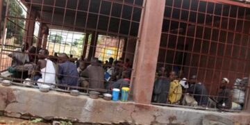 Mali: 60 guinéens placés en détention à Bamako pour des “faits graves”…