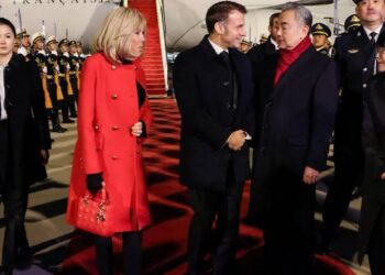 En visite en Chine, Emmanuel Macron plaide pour un «rééquilibrage» des relations commerciales