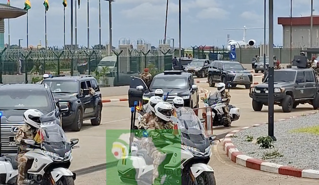Guinée : Le Président Doumbouya a regagné Conakry, voici le film de son retour