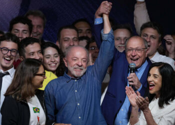 Présidentielle au Brésil : Lula réélu de justesse au second tour face à Flávio Bolsonaro, qui conteste les résultats